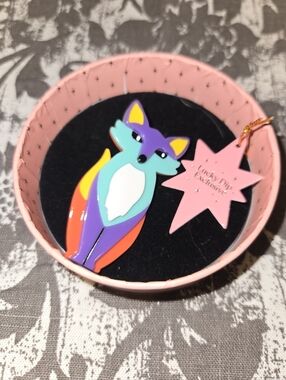 Erstwilder Varuka Fox LDE Brooch